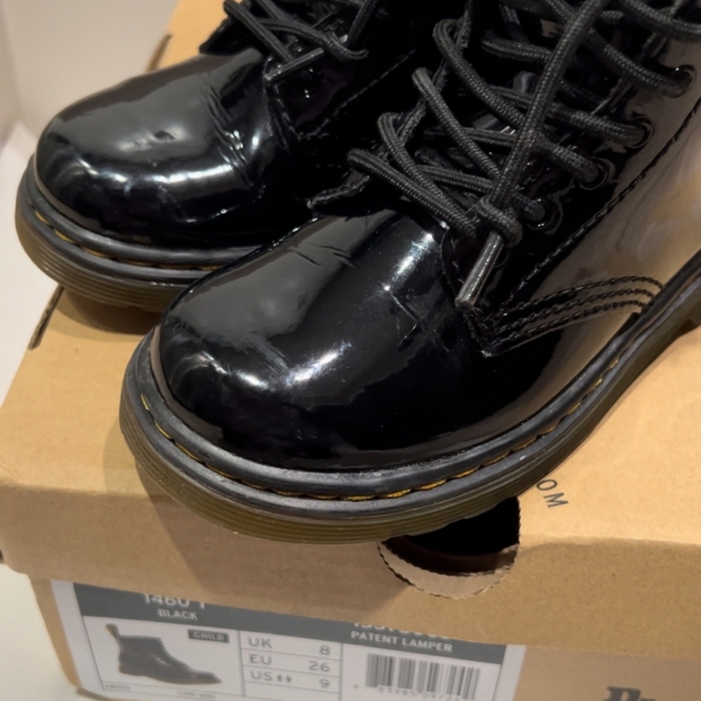 USED - Dr. Martens Size US 9
